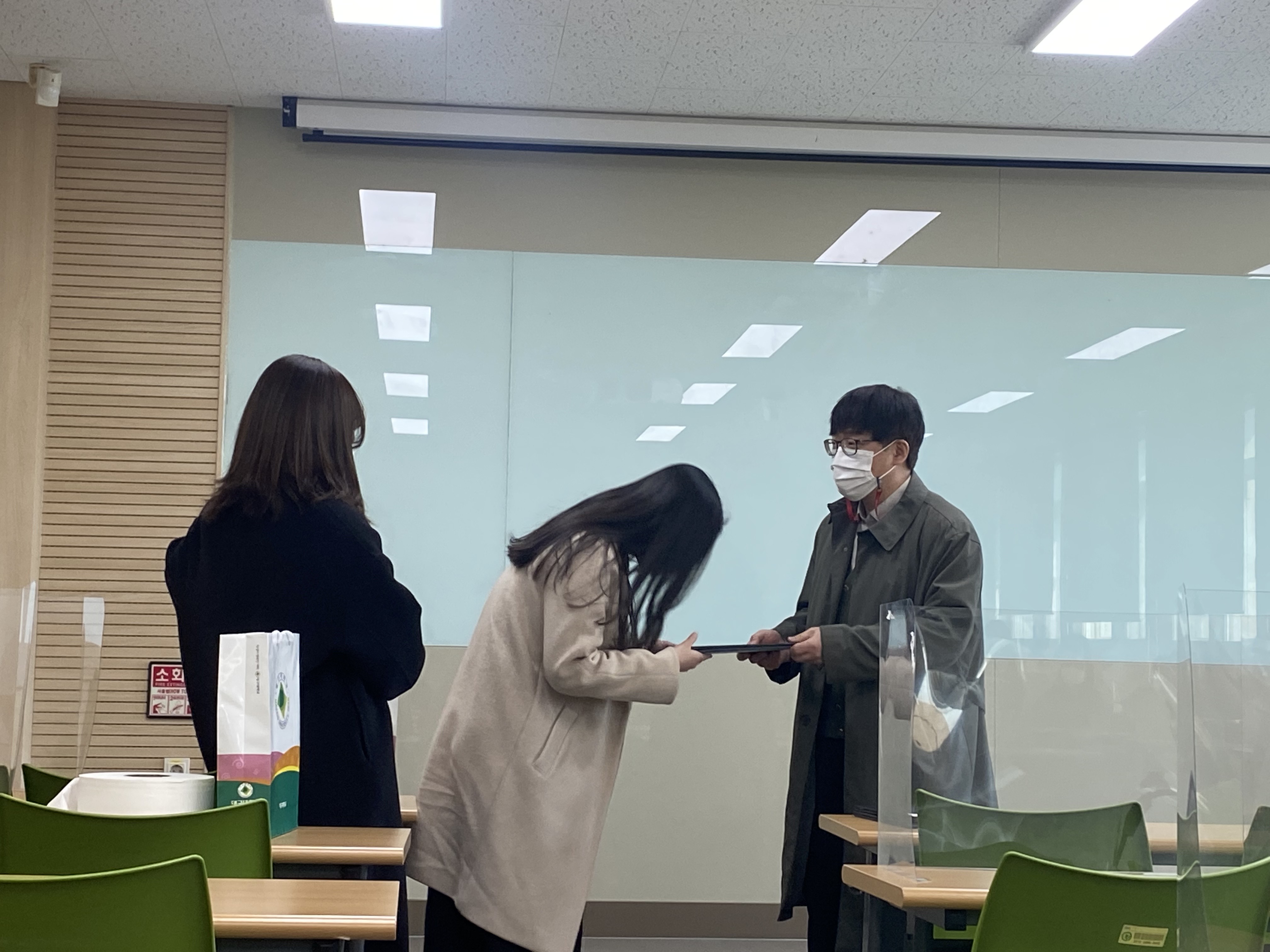 2022학년도 2월 졸업자 졸업논문 시상식(사진)